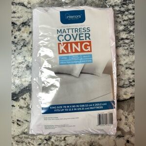 King Fitted Vinyl Mattress Cover - White